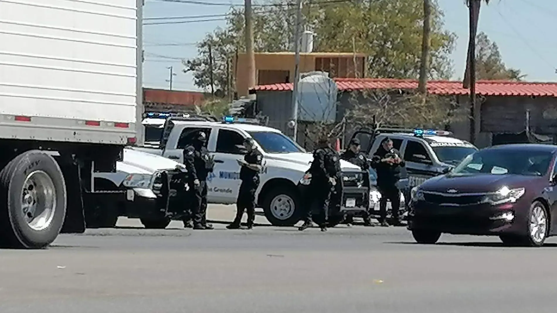 Policías de Sonora y Baja California realizaron operativo esta mañana, para tratar de localizar al responsable de la agresión a balazos en contra de una pareja originaria de Zacatecas